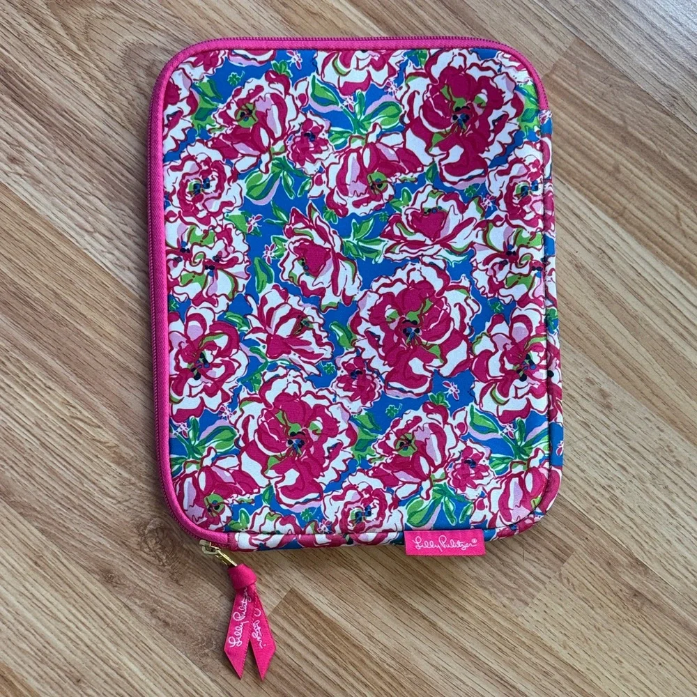Vera Bradley Floral Zip Tech Sleeve 🌺 ✨